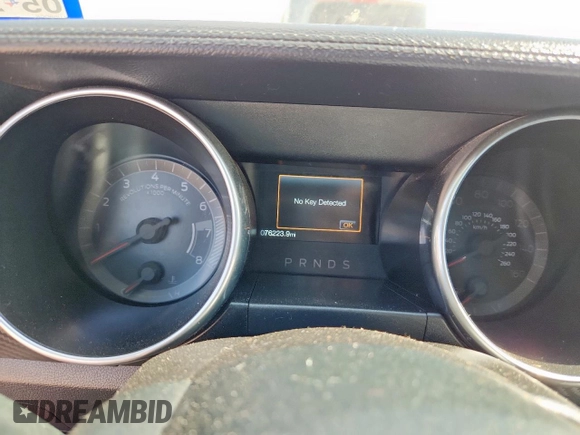 2019 Ford Mustang EcoBoost z VIN 1FA6P8TH7K5143139, wystawiony jako Copart lot #61650975 z przebiegiem 76 223 mil mil oraz Szkoda całkowita • Salvage title. Historia ofert i sprzedaży dostępna na DreamBid. Obrazek 9.