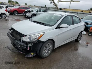 2017 Hyundai Accent SE z VIN KMHCT4AEXHU359233, wystawiony jako Copart lot #57227815 z przebiegiem 153 486 mil mil oraz Szkoda całkowita • Salvage title. Historia ofert i sprzedaży dostępna na DreamBid. Obrazek 1.