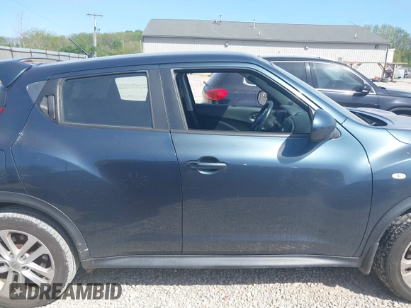 2014 Nissan Juke S with VIN JN8AF5MR3ET361144, listed as a IAAI auction lot 42135959 with Not Provided miles and . Bid and sale history available at carsss.com. Image 13.