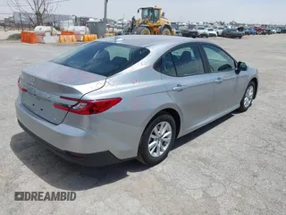 2025 Toyota Camry LE z VIN 4T1DAACKXSU137360, wystawiony jako IAAI lot #42245564 z przebiegiem 1 247 mil mil oraz . Historia ofert i sprzedaży dostępna na DreamBid. Obrazek 4.