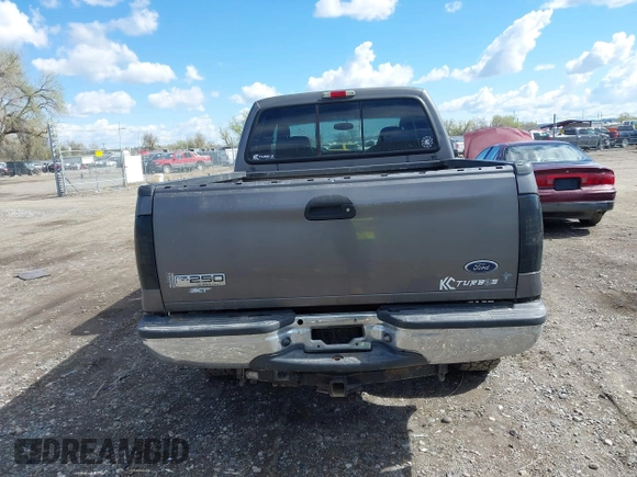 2005 Ford F-250 XL z VIN 1FTSW21P75EA97710, wystawiony jako IAAI lot #42157139 z przebiegiem 182 470 mil mil oraz . Historia ofert i sprzedaży dostępna na DreamBid. Obrazek 16.