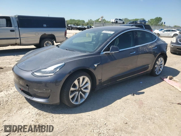 2018 Tesla Model 3 Long Range Battery z VIN 5YJ3E1EB4JF116531, wystawiony jako Copart lot #55609755 z przebiegiem 63 695 mil mil oraz Szkody całkowita. Historia ofert i sprzedaży dostępna na DreamBid. Obrazek 1.