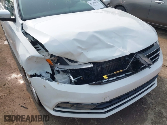 2015 Volkswagen Jetta SE with VIN 3VWD17AJ7FM302290, listed as a IAAI auction lot 42371920 with 127,631 mi miles and . Bid and sale history available at DreamBid. Image 6.