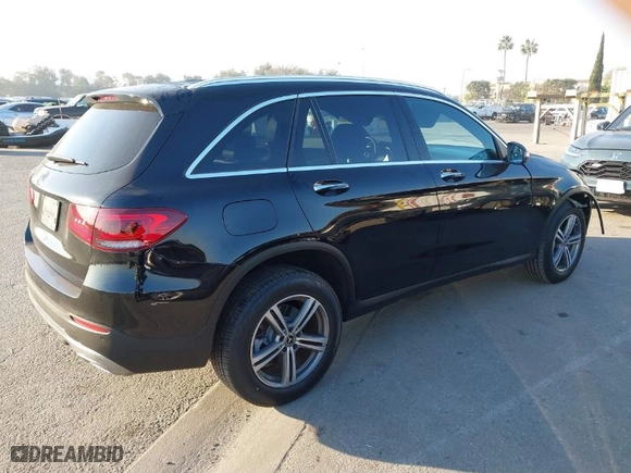 2020 Mercedes-Benz GLC with VIN W1N0G8DB8LF768664, listed as a IAAI auction lot 41306145 with 71,497 mi miles. Bid and sale history available at carsss.com. Image 4.