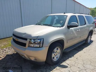 2012 Chevrolet Suburban LT with VIN 1GNSCJE03CR128206, listed as a IAAI auction lot 42002119 with 329,078 mi miles. Bid and sale history available at carsss.com. Image 22.