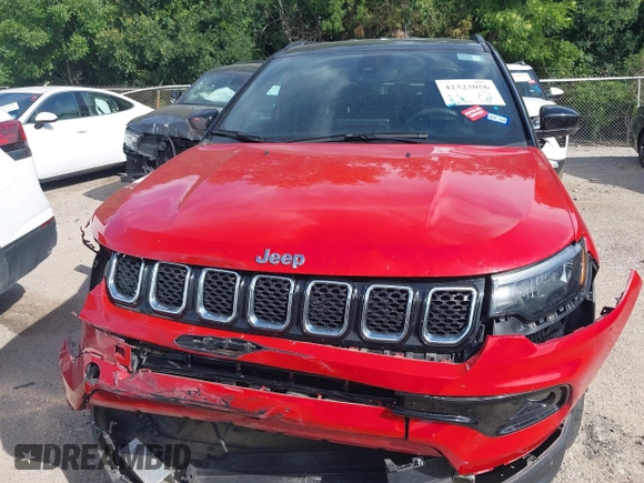 2024 Jeep Compass Limited z VIN 3C4NJDCN8RT595360, wystawiony jako IAAI lot #42323056 z przebiegiem 46 933 mil mil oraz . Historia ofert i sprzedaży dostępna na DreamBid. Obrazek 12.
