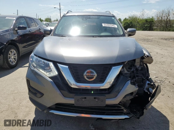 2020 Nissan Rogue SV z VIN KNMAT2MV8LP502103, wystawiony jako Copart lot #54402545 z przebiegiem 145 001 mil mil oraz Szkoda całkowita • Salvage title. Historia ofert i sprzedaży dostępna na DreamBid. Obrazek 5.
