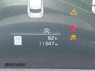 2024 Kia Telluride S z VIN 5XYP64GC4RG557618, wystawiony jako IAAI lot #42179390 z przebiegiem 11 347 mil mil oraz . Historia ofert i sprzedaży dostępna na DreamBid. Obrazek 16.