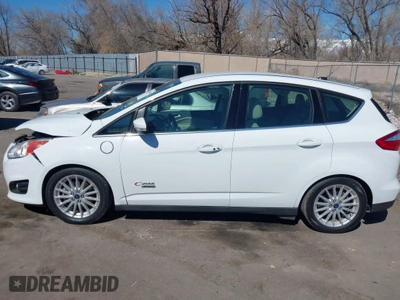 2016 Ford C-Max SEL z VIN 1FADP5CU8GL119275, wystawiony jako IAAI lot #41878985 z przebiegiem 39 580 mil mil oraz . Historia ofert i sprzedaży dostępna na DreamBid. Obrazek 14.