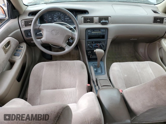 1998 Toyota Camry LE z VIN JT2BG28K7W0215608, wystawiony jako Copart lot #49919085 z przebiegiem 182 353 mil mil oraz Czysty tytuł • Clean title. Historia ofert i sprzedaży dostępna na DreamBid. Obrazek 8.