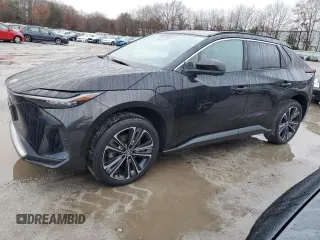 2023 Toyota bZ4X XLE z VIN JTMABACA0PA016485, wystawiony jako Copart lot #78830283 z przebiegiem 5 215 mil mil oraz . Historia ofert i sprzedaży dostępna na DreamBid. Obrazek 1.
