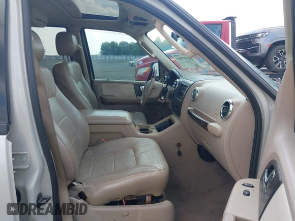 2005 Ford Expedition Limited with VIN 1FMFU20545LA72293, listed as a IAAI auction lot 42447989 with 182,117 mi miles and . Bid and sale history available at DreamBid. Image 5.