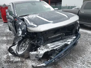 2022 Chevrolet Silverado 1500 LT with VIN 1GCUDDET0NZ597606, listed as a IAAI auction lot 40943441 with 32,673 mi miles and . Bid and sale history available at DreamBid. Image 6.