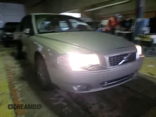 2005 Volvo S80 z VIN YV1TS592851411893, wystawiony jako Copart lot #43352335 z przebiegiem 201 199 mil mil oraz Nie do naprawy • Non repairable. Historia ofert i sprzedaży dostępna na DreamBid. Obrazek 10.