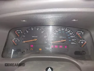 2002 Dodge Durango z VIN 1B4HR58N62F100400, wystawiony jako IAAI lot #41384129 z przebiegiem 125 338 mil mil oraz . Historia ofert i sprzedaży dostępna na DreamBid. Obrazek 7.