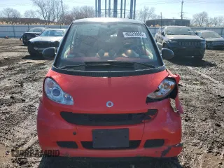 2009 Smart fortwo Pure z VIN WMEEJ31X79K274220, wystawiony jako Copart lot #46529995 z przebiegiem 76 185 mil mil oraz Szkoda całkowita • Salvage title. Historia ofert i sprzedaży dostępna na DreamBid. Obrazek 5.