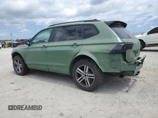 2018 Volkswagen Tiguan SEL z VIN 3VV3B7AX9JM024440, wystawiony jako Copart lot #54984015 z przebiegiem 108 727 mil mil oraz Tytuł czysty. Historia ofert i sprzedaży dostępna na DreamBid. Obrazek 2.