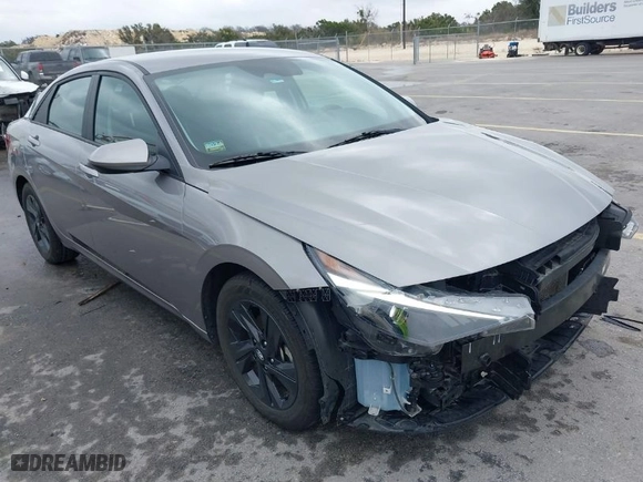 2022 Hyundai Elantra Essential with VIN KMHLM4AG8NU325382, listed as a IAAI auction lot 41503533 with 65,631 mi miles. Bid and sale history available at carsss.com. Image 1.