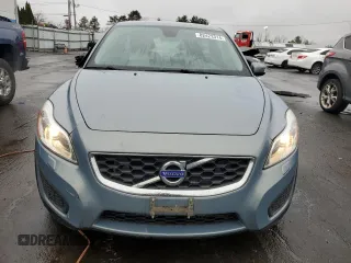 2012 Volvo C30 z VIN YV1672MK8C2277351, wystawiony jako Copart lot #82423314 z przebiegiem 217 198 mil mil oraz Szkoda całkowita • Salvage title. Historia ofert i sprzedaży dostępna na DreamBid. Obrazek 5.