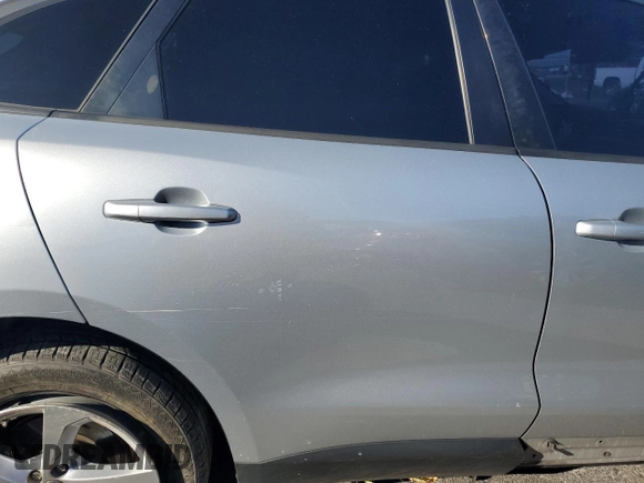 2018 Jaguar F-Pace 30t Premium with VIN SADCJ2GX8JA204022, listed as a Copart auction lot 46719925 with 133,986 mi miles and Salvage title. Bid and sale history available at DreamBid. Image 11.
