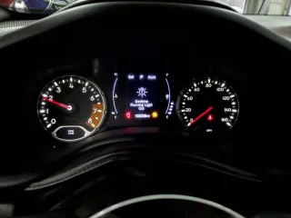 2020 Jeep Renegade Sport with VIN ZACNJAAB3LPL03293, listed as a Copart auction lot 83691994 with 105,208 mi miles and Salvage Title. Bid and sale history available at carsss.com. Image 9.