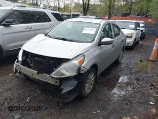 2016 Nissan Versa SV with VIN 3N1CN7AP7GL847603, listed as a IAAI auction lot 41975461 with 161,156 mi miles. Bid and sale history available at carsss.com. Image 2.