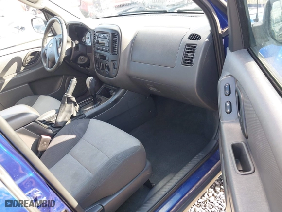 2006 Ford Escape XLS with VIN 1FMYU92Z36KC28266, listed as a IAAI auction lot 41744961 with 94,706 mi miles. Bid and sale history available at carsss.com. Image 5.