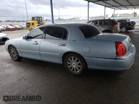 2006 Lincoln Town Car Signature Limited z VIN 1LNHM82W06Y616150, wystawiony jako Copart lot #48248225 z przebiegiem 111 545 mil mil oraz Szkoda całkowita • Salvage title. Historia ofert i sprzedaży dostępna na DreamBid. Obrazek 2.