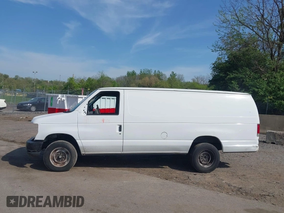 2014 Ford Econoline Cargo Commercial with VIN 1FTNS2EW2EDA83939, listed as a IAAI auction lot 42159453 with 148,947 mi miles. Bid and sale history available at carsss.com. Image 14.