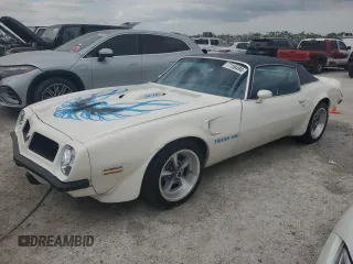 1974 Pontiac Firebird z VIN 2V87X4N121706, wystawiony jako Copart lot #77156494 z przebiegiem 2359 mil mil oraz Nie do naprawy. Historia ofert i sprzedaży dostępna na DreamBid. Obrazek 1.