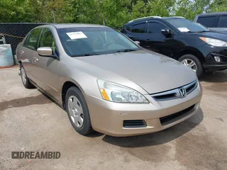 2007 Honda Accord LX с VIN 1HGCM56417A064014, выставлен на аукционе IAAI как лот 42713913 с пробегом 112 484 миль миль и . История ставок и продаж доступна на DreamBid. Изображение 1.
