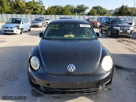2012 Volkswagen Beetle 2.5L w/Sun PZEV with VIN 3VWJP7ATXCM642208, listed as a Copart auction lot 77436764 with 0 mi miles and Clean Title. Bid and sale history available at carsss.com. Image 5.
