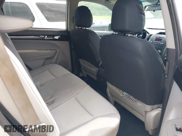 2012 Kia Sorento LX z VIN 5XYKT4A15CG232252, wystawiony jako IAAI lot #42168437 z przebiegiem 118 540 mil mil oraz . Historia ofert i sprzedaży dostępna na DreamBid. Obrazek 8.