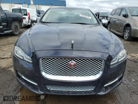2017 Jaguar XJ with VIN SAJWJ2GD8H8W07547, listed as a Copart auction lot 47433375 with 40,258 mi miles and Clean Title. Bid and sale history available at carsss.com. Image 5.