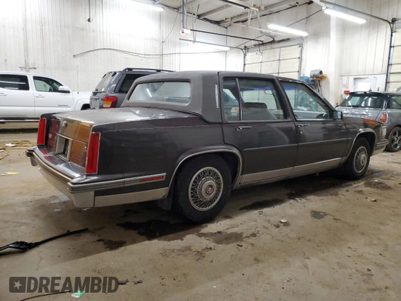 1988 Cadillac Fleetwood z VIN 1G6CB5152J4260475, wystawiony jako Copart lot #81801344 z przebiegiem 132 804 mil mil oraz Czysty tytuł • Clean title. Historia ofert i sprzedaży dostępna na DreamBid. Obrazek 3.