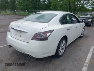 2014 Nissan Maxima S z VIN 1N4AA5AP3EC906150, wystawiony jako IAAI lot #42327100 z przebiegiem 97 366 mil mil oraz . Historia ofert i sprzedaży dostępna na DreamBid. Obrazek 4.