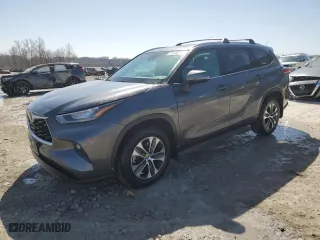 2020 Toyota Highlander XLE with VIN 5TDGZRBH1LS051035, listed as a Copart auction lot 48138015 with 49,753 mi miles and Salvage Title. Bid and sale history available at carsss.com. Image 1.