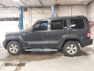 2010 Jeep Liberty Sport с VIN 1J4PN2GK5AW135468, выставлен на аукционе IAAI как лот 42763641 с пробегом 110 650 миль миль и . История ставок и продаж доступна на DreamBid. Изображение 15.