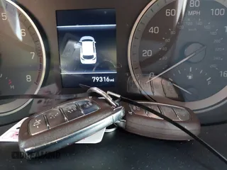 2020 Hyundai Tucson Ultimate z VIN KM8J33AL4LU150823, wystawiony jako IAAI lot #41984324 z przebiegiem 79 316 mil mil oraz . Historia ofert i sprzedaży dostępna na DreamBid. Obrazek 11.
