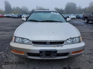1996 Honda Accord EX with VIN 1HGCD5667TA197002, listed as a Copart auction lot 76937404 with 267,287 mi miles and Clean Title. Bid and sale history available at carsss.com. Image 5.