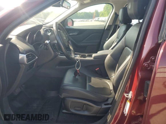 2017 Jaguar F-Pace 35t Premium with VIN SADCJ2BV2HA882572, listed as a Copart auction lot 62032955 with 84,599 mi miles and Clean title. Bid and sale history available at DreamBid. Image 7.