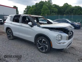 2023 Mitsubishi Outlander SE z VIN JA4J4UA82PZ060043, wystawiony jako IAAI lot #39659738 z przebiegiem 20 000 mil mil oraz . Historia ofert i sprzedaży dostępna na DreamBid. Obrazek 1.