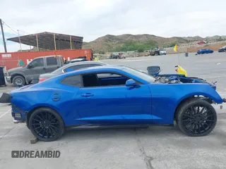 2018 Chevrolet Camaro ZL1 with VIN 1G1FK1R64J0115583, listed as a IAAI auction lot 41998052 with Not Provided miles and . Bid and sale history available at DreamBid. Image 12.