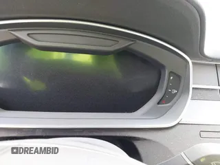 2019 Audi A8 z VIN WAU8DAF85KN004784, wystawiony jako IAAI lot #42414695 z przebiegiem Nie podano mil oraz . Historia ofert i sprzedaży dostępna na DreamBid. Obrazek 7.