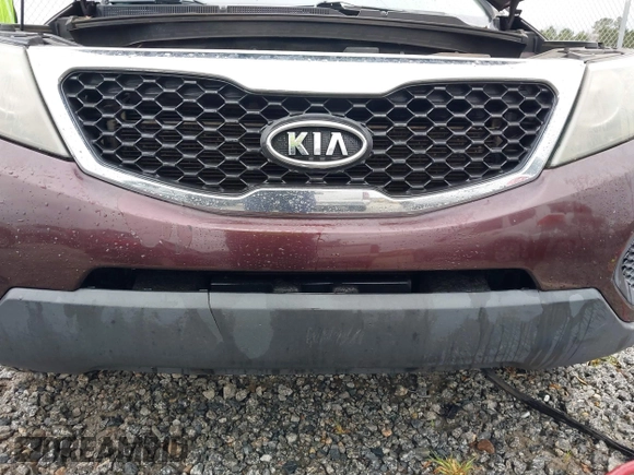 2011 Kia Sorento LX with VIN 5XYKT3A14BG083826, listed as a IAAI auction lot 41549754 with 216,831 mi miles. Bid and sale history available at carsss.com. Image 6.