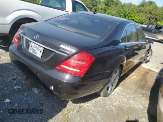 2010 Mercedes-Benz S 550 z VIN WDDNG8GB5AA341015, wystawiony jako Copart lot #53281454 z przebiegiem 101 857 mil mil oraz Szkoda całkowita • Salvage title. Historia ofert i sprzedaży dostępna na DreamBid. Obrazek 3.