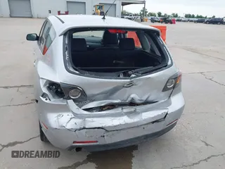 2005 Mazda 3 s z VIN JM1BK343051238053, wystawiony jako IAAI lot #42189736 z przebiegiem 113 069 mil mil oraz . Historia ofert i sprzedaży dostępna na DreamBid. Obrazek 6.