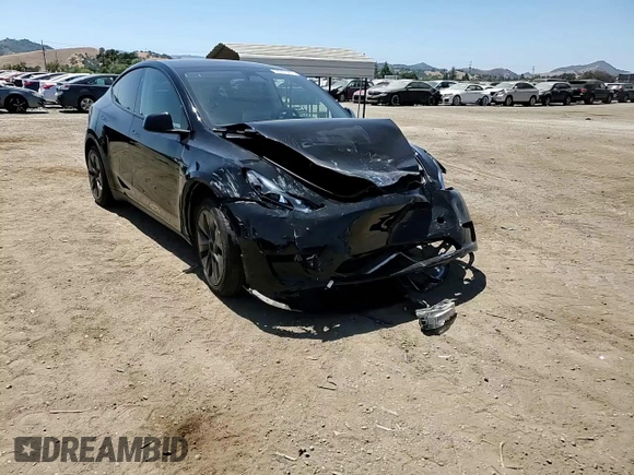 2024 Tesla Model Y Long Range with VIN 7SAYGAEE9RF125458, listed as a Copart auction lot 59567365 with 28,966 mi miles and Salvage title. Bid and sale history available at DreamBid. Image 14.