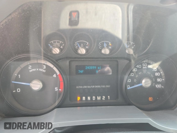2014 Ford F-250 XL z VIN 1FT7W2BT0EEA85688, wystawiony jako Copart lot #59367595 z przebiegiem 240 899 mil mil oraz Czysty tytuł • Clean title. Historia ofert i sprzedaży dostępna na DreamBid. Obrazek 8.