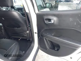 2019 Jeep Compass Latitude with VIN 3C4NJDBB0KT813014, listed as a IAAI auction lot 41560221 with 63,307 mi miles. Bid and sale history available at carsss.com. Image 8.